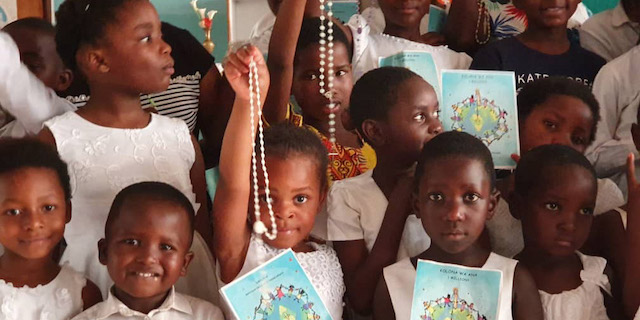 Un million d’enfants vont prier le chapelet en même temps pour changer le monde