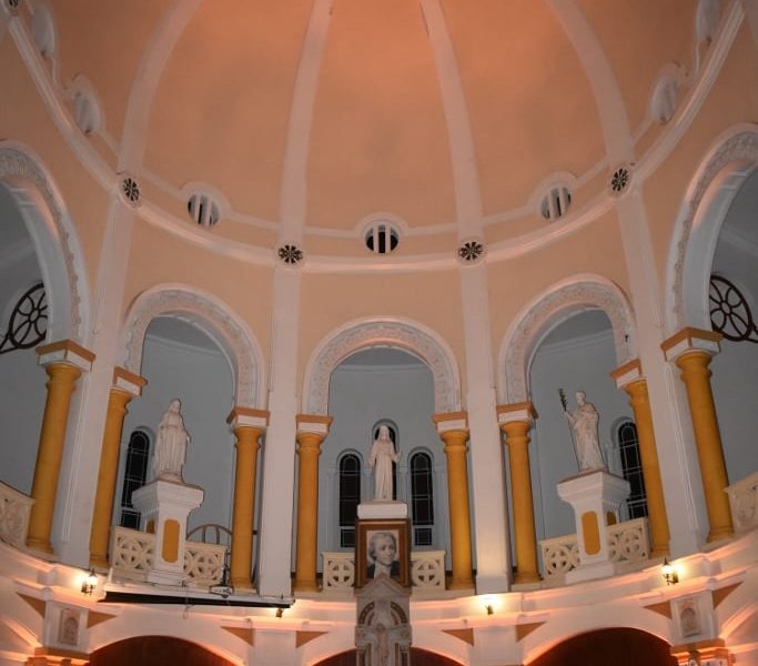 Deux musiciens pour une nouvelle étoile 2021 en la Chapelle du Sacré-Coeur restaurée.