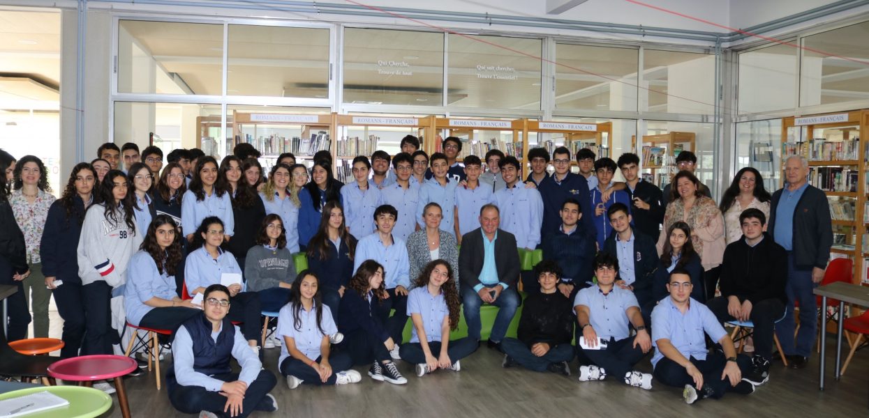 Rencontre des élèves de Mont La Salle avec M. Manuel Carcassonne, auteur