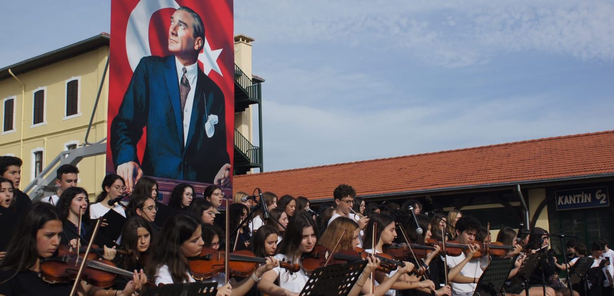 Le centenaire de la République turque à Saint Joseph Istanbul