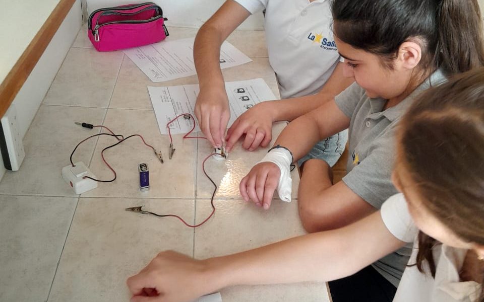 Laboratoires de sciences au Collège De La Salle- Kfaryachit