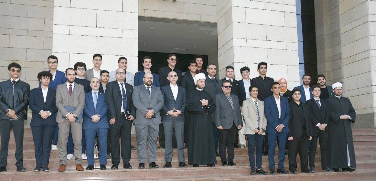 Les étudiants du Collège Saint-Paul Frères Choubra visitent Dr. Osama El-Azhari, ministre de l’Awqaf.