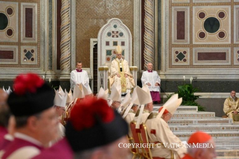 « La communion se construit d’abord et avant tout à genoux »