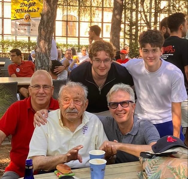 Saint-Joseph Istanbul: rencontre annuelle des anciens avec les diplômés