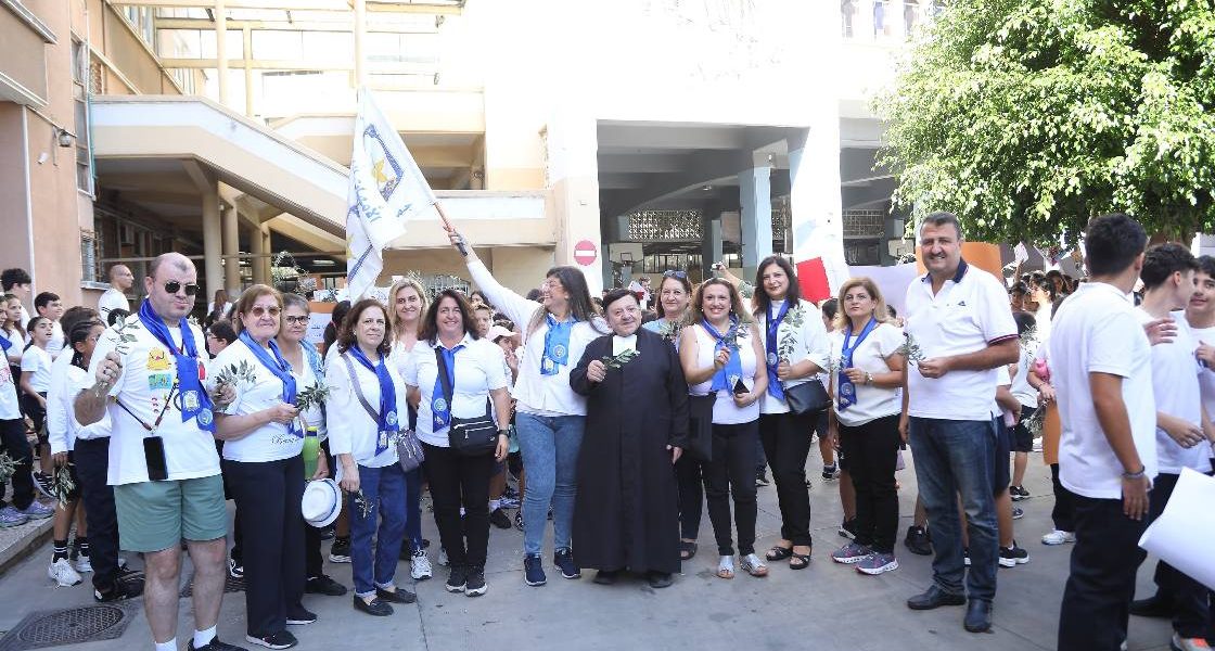 Collège Notre Dame: Procession pour la Paix