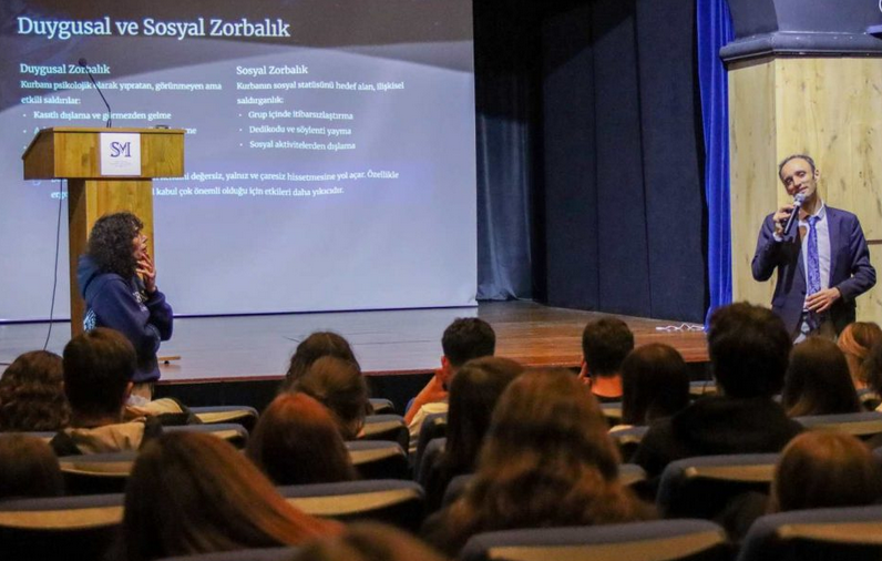 Saint Michel Istanbul: Conférence sur le harcèlement entre pairs; vers une culture scolaire plus sécurisante. Saint Michel Istanbul: Conférence sur le harcèlement entre pairs; vers une culture scolaire plus sécurisante.