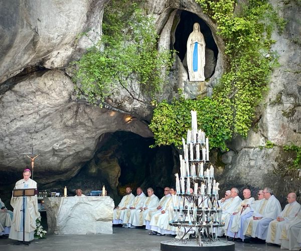 Aleteia: La prière des malades à Notre Dame de Lourdes écrite par Jean Paul II