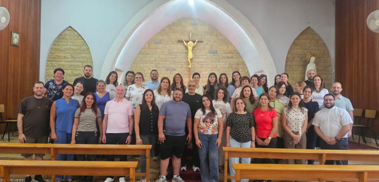 MEL Liban: Les éducateurs lasalliens se retrouvent pour faire vivre la fraternité et renouveler leur mission. MEL Liban: Les éducateurs lasalliens se retrouvent pour faire vivre la fraternité et renouveler leur mission.