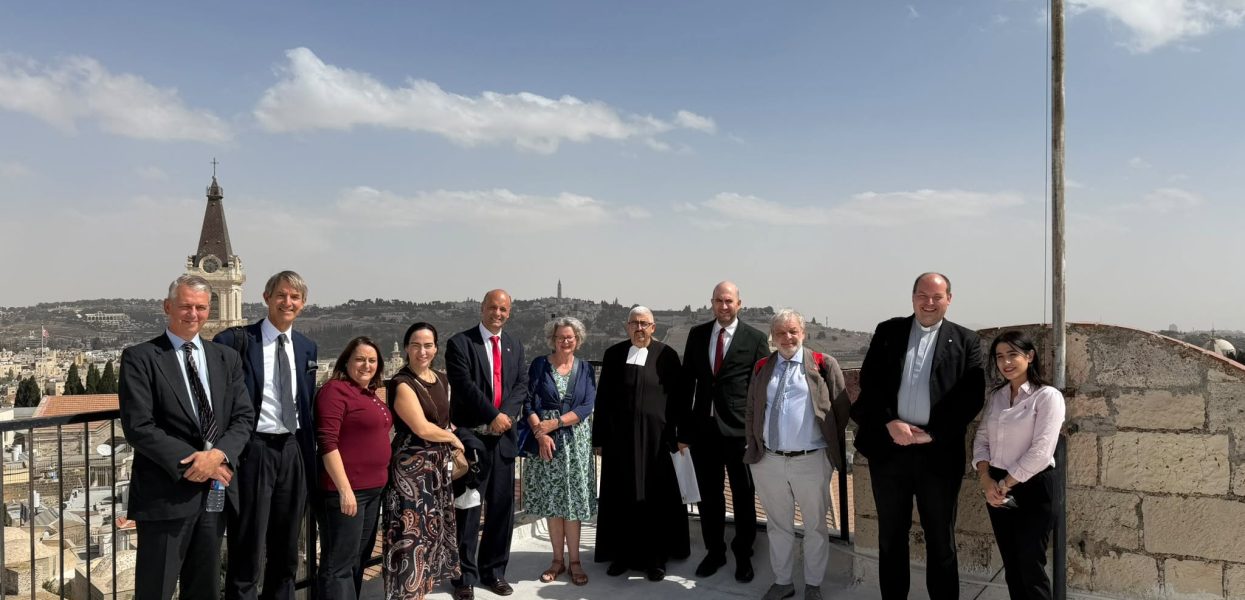 Frères – Jerusalem Welcomes a Delegation from Aid to the Church in Need (ACN)