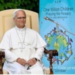 Léon XIV prie avec les enfants pour la paix dans le monde