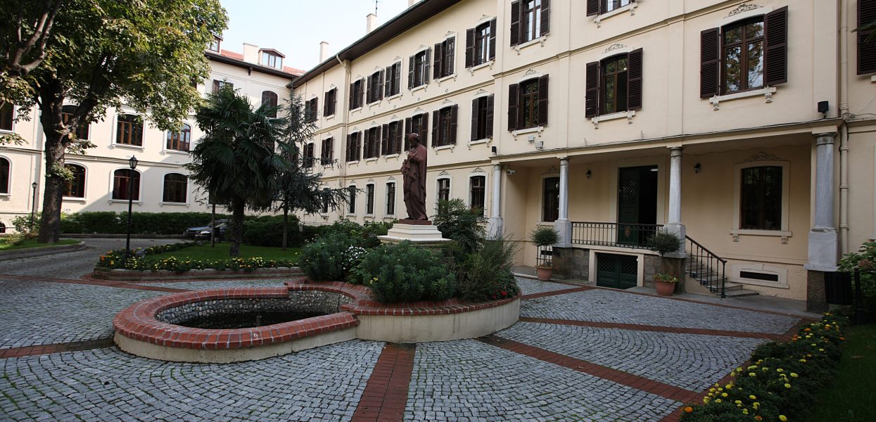 Saint Joseph Istanbul: photos d’ Archive. Saint Joseph Istanbul: photos d’ Archive.